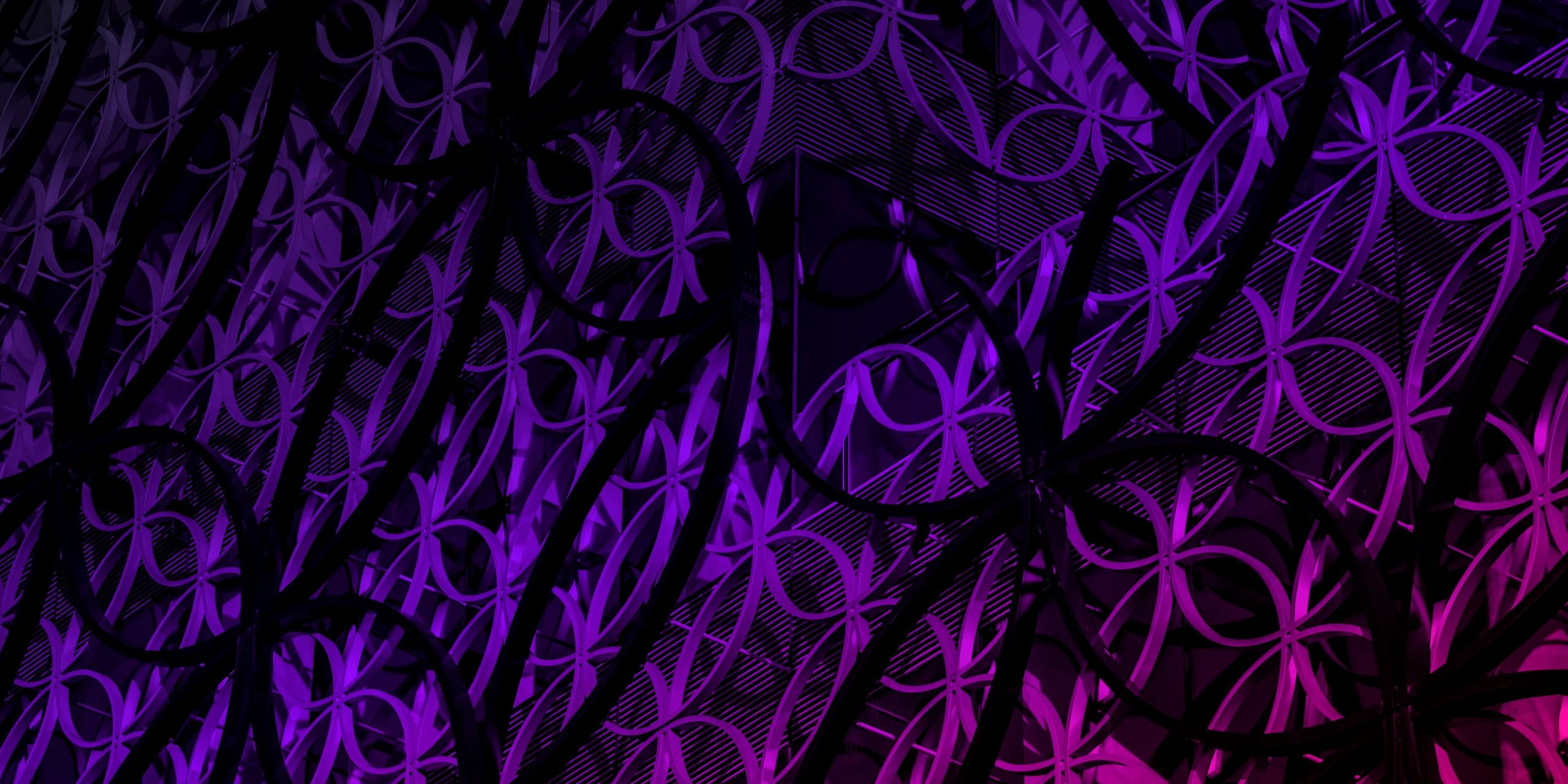The interlocking ring pattern on the Library of Birmingham
